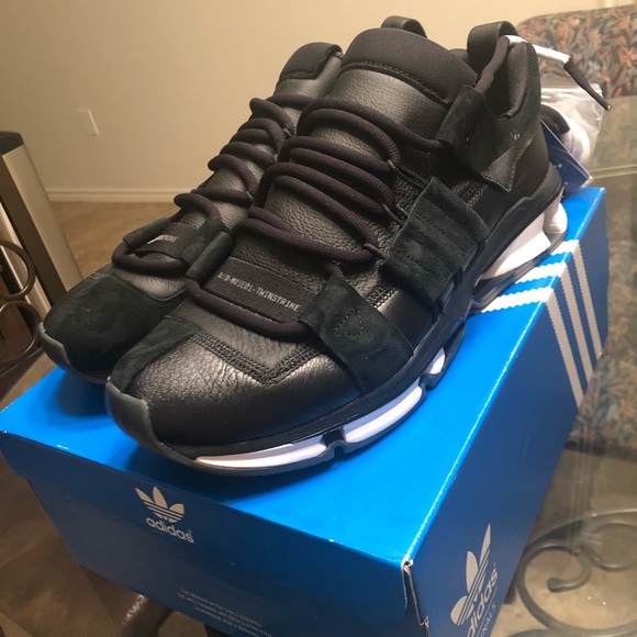 Adidas Twinstrike ADV Stretch - Picture 1 of 8